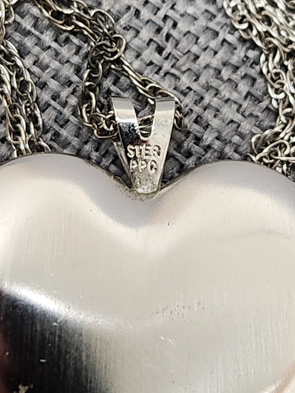 Grandma Sterling Silver Picture Locket & Chain. - Picture 5 of 7